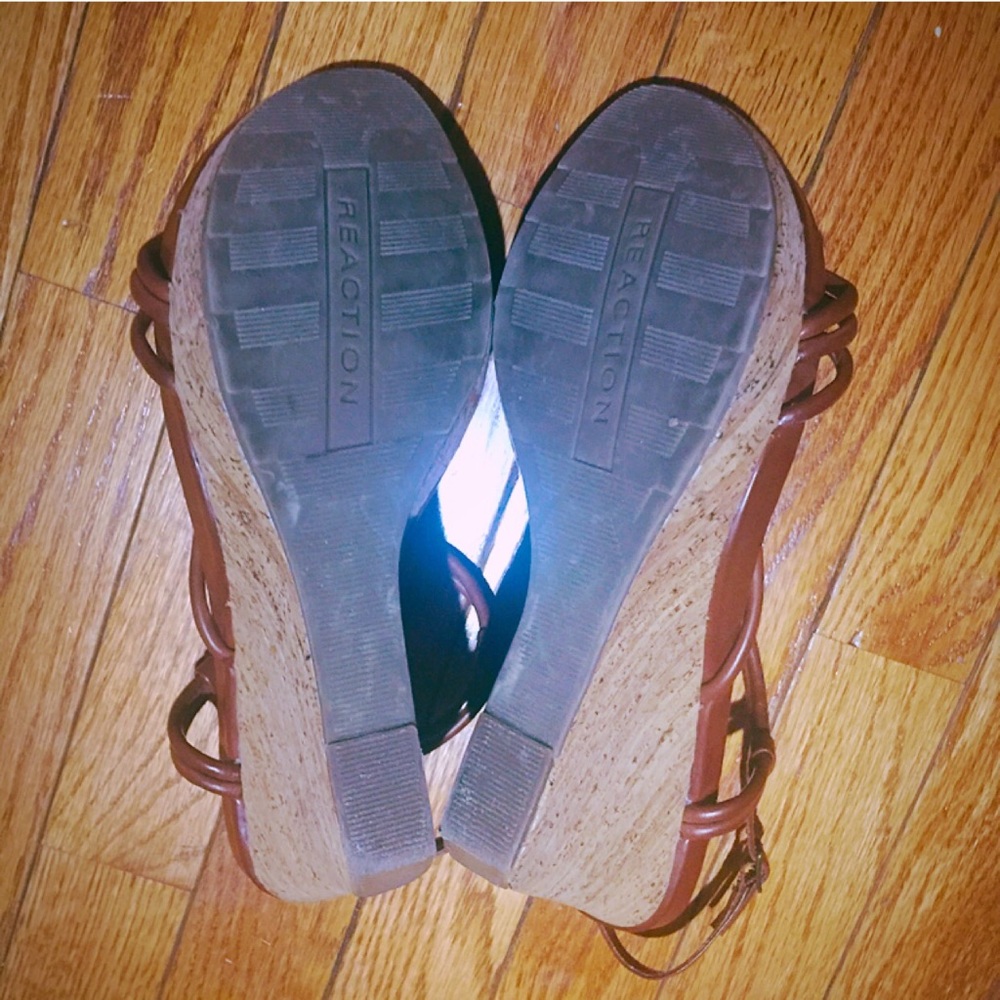 Kenneth Cole Cute Sandal . - Picture 6 of 8